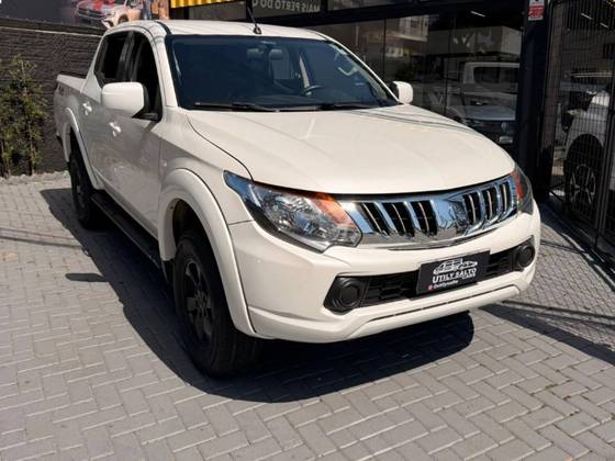 MITSUBISHI L200 TRITON 2.4 16V TURBO DIESEL SPORT GLS CD 4P 4X4 AUTOMÁTICO